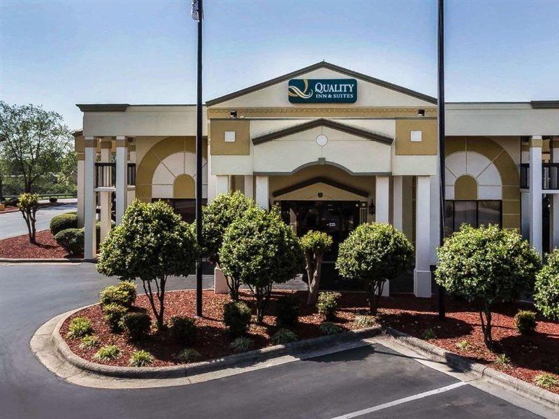 Quality Inn & Suites Mooresville-Lake Norman Exterior photo